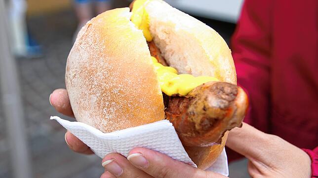 Lockt die Deutschen zur Impfung: Eine Bratwurst.