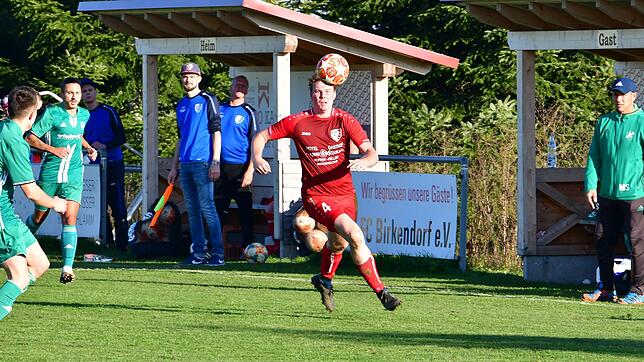 Zielstrebig: Manuel Walter (24) vom Aufsteiger FC Schlüchttal peilt in zwei Wochen eine erfolgreiche Meister-Prüfung als ...