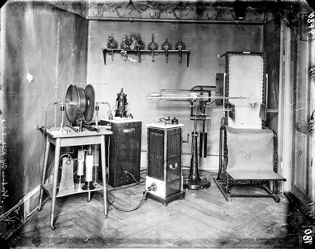 Das Sanatorium Büdingen verfügte über eine eigene Röntgenabteilung. Eugen Wolf machte dieses Bild um 1910.