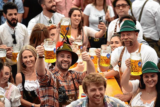 Bild 12: „O‘zapft is“ – 190. Münchner Oktoberfest gestartet