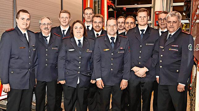 Die Gewählten, Beförderten und Geehrten der Feuerwehr Nußbach (von links): Lukas Kienzler, Manfred Hilser, Jonas Kammerer, Bettina ...