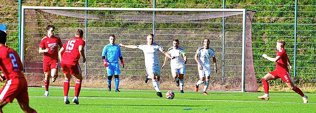 Bild 26: VfR Bad Bellingen siegt 7:0 bei der U23 des SV 08 Laufenburg &ndash; und wir haben Bilder!