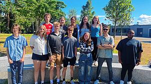 Die Schülerinnen und Schüler der Royal Oak Highschool im US-Bundesstaat Michigan sind für einen Schüleraustausch am Berufsschulzentrum ...