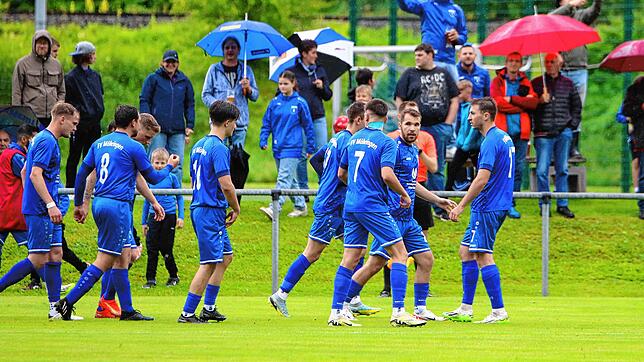 Der FV Möhringen steigt nach einem 2:1-Sieg gegen den TSV Aach-Linz in die Landesliga auf.
