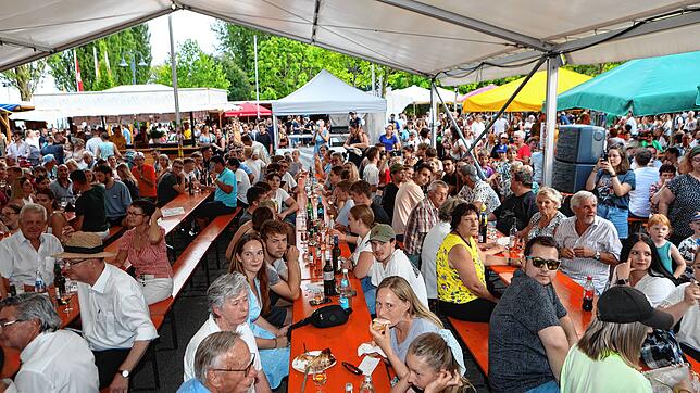Bild 1: Das Wein- und Fischerfest 2022 ist gestartet. Hier sind die Bilder des ersten Abends