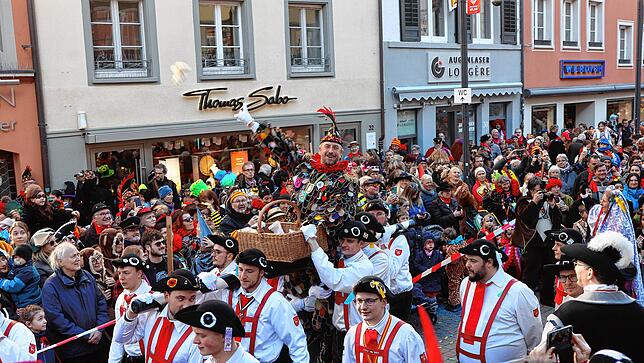 Bild 15: Jetzt geht&lsquo;s um die Wurst! Bilder vom Kaiserbrunnen am Rosenmontag