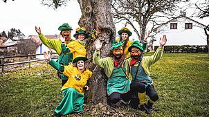 Die Bachrosen sind im Jubiläumsfieber und freuen sich auf viele Gruppen und Gäste. Vorne von links Sabrina Schleinitz (Bachrose), Daniel ...
