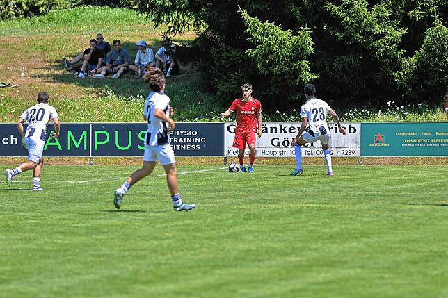 Bild 31: SC Freiburg II gewinnt Test beim FC Erzingen gegen den FC Zürich II mit 6:3 – wir haben Fotos!