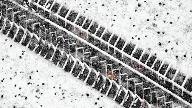 Der viele Schnee machte den Autofahrern im Kreis Sigmaringen Probleme. Ein 31-Jähriger geriet in der Tuttlinger Straße mit seinem Peugot ...