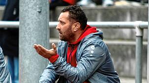 Salems Trainer Adnan Sijaric, hier im vergangenen Jahr in der Partie gegen Donaueschingen, kann die jüngste Pleite seiner Mannschaft ...