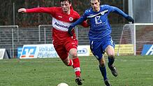 Für den SC Pfullendorf (links Joshua Menger) beginnt die Saison am Samstag mit einem Heimspiel gegen den FC Waldkirch, der FC 03 ...