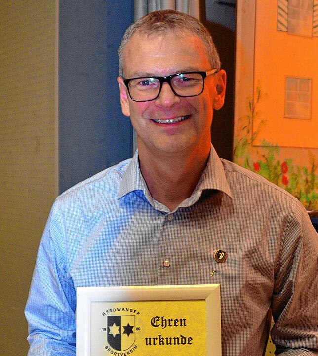 Bernhard Grimm wurde zum Ehrenmitglied ernannt.