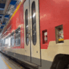 Endlich ist es wieder soweit: Die Schwarzwaldbahn fährt bald wieder im regulären Stundentakt. Hier fährt ein Zug aus der Freiburger ...