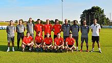 Der SV Aasen geht mit einem großen Trainerstab sowie zahlreichen Neuzugängen in die neue Saison. Stehend von links: Johannes Gilli, ...