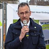 Als „Meisterwerk“ lobte Herrischrieds Bürgermeister Christian Dröse die bisherigen Arbeiten für den neuen Kindergarten Fuchsbau.