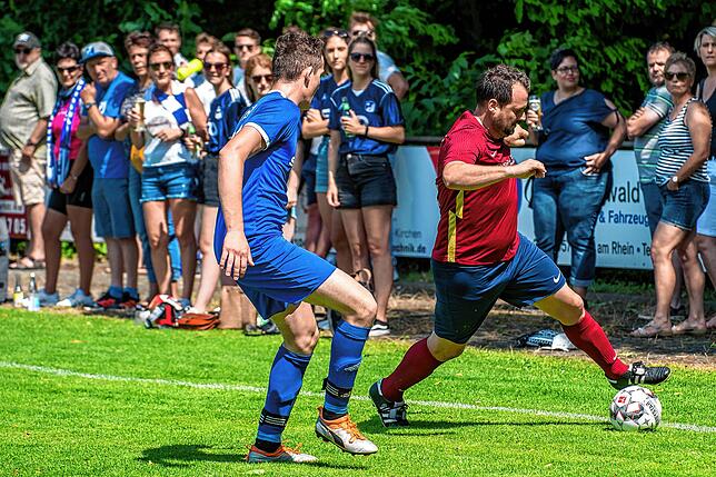 Bild 33: FC Weizen bleibt nach 2:0-Sieg beim FC Huttingen in der Kreisliga A &ndash; und wir haben Bilder