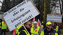 Auf dem Plakat ist zusammengefasst, was die Bus- und Fähremitarbeiter in Konstanz bedrückt. Am 1. März demonstrieren sie erstmals ...
