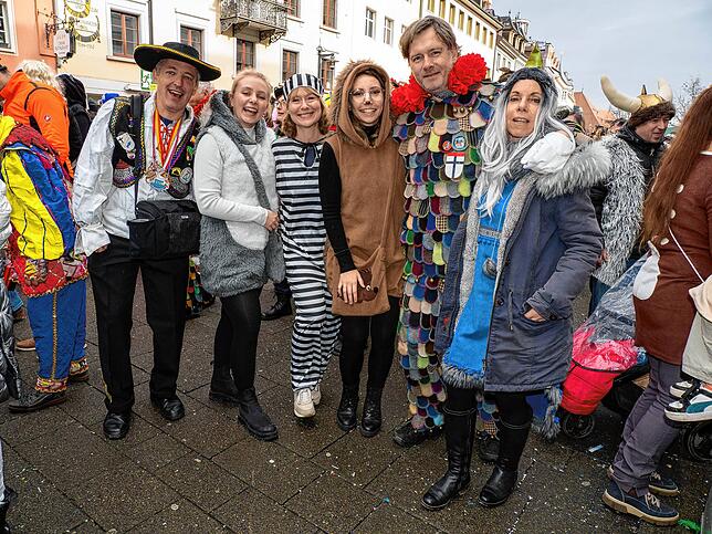 Bild 23: Schmotziger Dunschtig 2024: Tolle Kostüme und gute Laune auf der Marktstätte