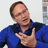 Hans-Georg Hofmann ist Interims-Intendant der Bodensee Philharmonie.