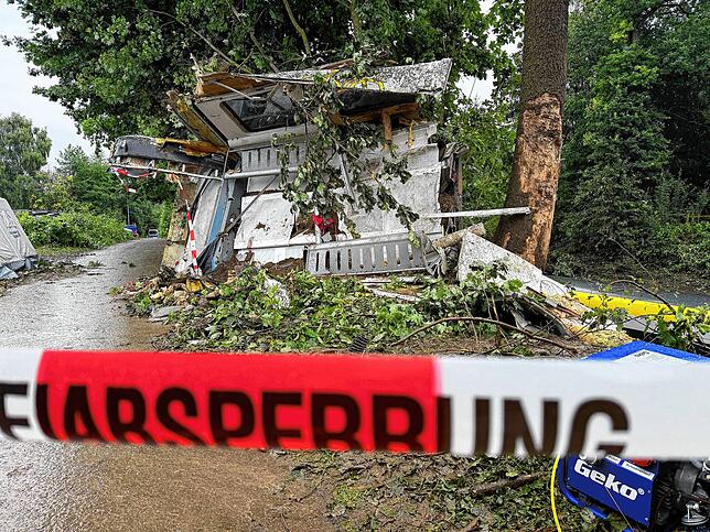 Bild 4: Tödliches Zugunglück im Kreis Biberach: Diese Bilder zeigen das ganze Ausmaß der Tragödie