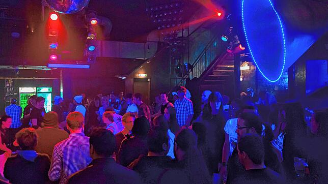 Party-Vergnügen im &bdquo;Delta&ldquo;: Ein Bild aus glücklicheren Zeiten. Gegenwärtig fürchten die Betreiber der Diskotheken mit als ...