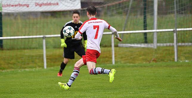 Bild 10: FC Wallbach siegt 2:1 gegen den FC RW Weilheim – und wir haben die Bilder!