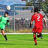 Sieg für den SV Schwörstadt: Marco Malerba (Nr. 14) überwindet Schlussmann Fabian Tombrink und leitet den 2:1-Sieg seiner Elf beim FC ...
