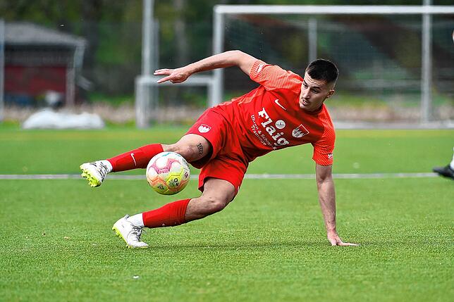 Angeschlagen: Daniel Guznenko wurde trotz starker Leistung im Heimspiel am vergangenen Wochenende nach 45 Minuten ausgewechselt, da er ...