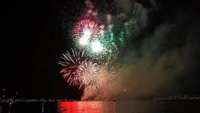 Bild 1: Konstanzer Seenachtfest 2022: Fotos vom großen Finale beim Feuerwerk an der Kunstgrenze