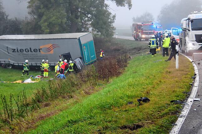 Ein Bild des Schreckens bietet sich am Unfallort.