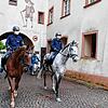 Hoch zu Ross passierten die zwei Beamten der Polizeireiterstaffel Mannheim bei ihrem Einsatz in Waldshut das Obere Tor.