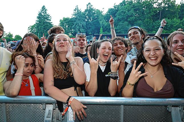 Bild 5: Erst Blümchen, dann K.I.Z.: Das feiern die Fans beim Campus-Festival