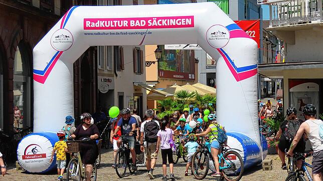 Beim Slowup Hochrhein am gehören die Straßen, Radfahrern und Fußgängern.