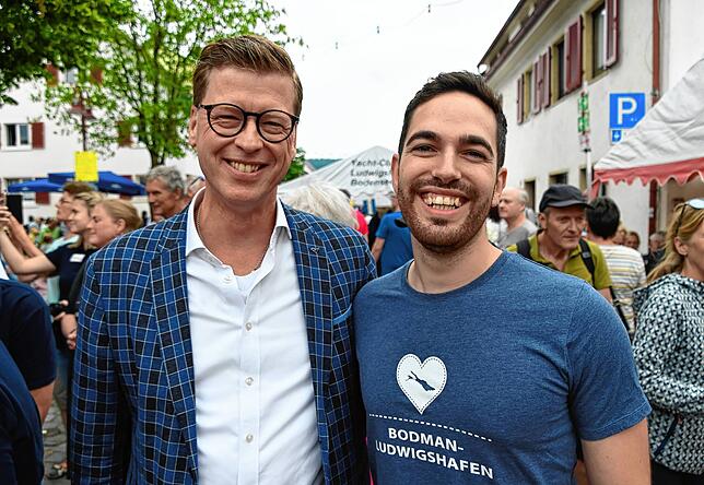 Dirk Bank von der Fürstenberg-Brauerei und Bürgermeister Christoph Stolz.