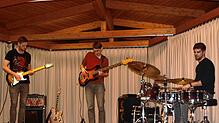 Das Jazztrio „Nineteen Echoes“ spielt zwischen verträumt und exaltiert pendelnde Stücke. Bild: Karin Steinebrunner