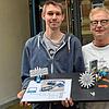 Freuen sich über den Artur Fischer-Erfinderpreis: Oliver Riester (links) und Hans-Peter Deigner mit dem Modell, das sie für die ...