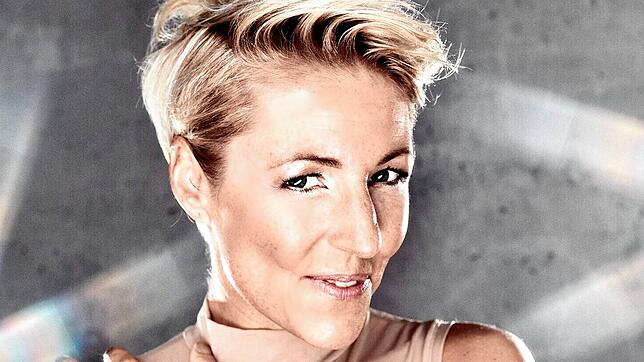 Alexandra Hofmann steht seit mehr als 30 Jahren mit ihrer jüngeren Schwester auf der Bühne.