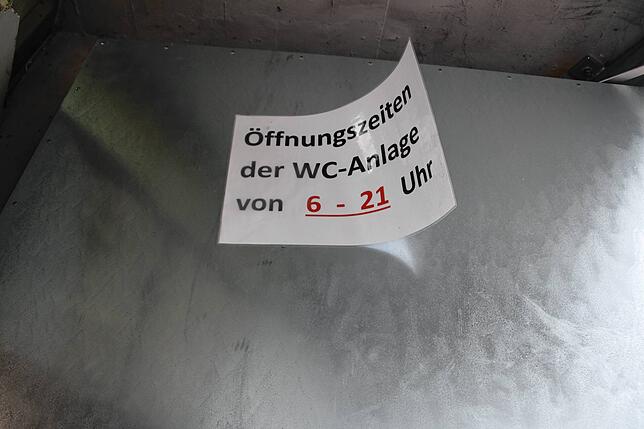 Die öffentliche Toilette am Busbahnhof in Waldshut ist von 6 bis 21 Uhr geöffnet.