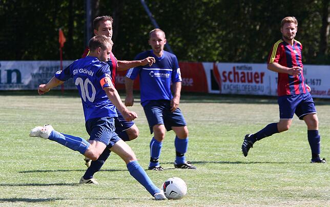 Dreifacher Torschütze: Florian Gibis (Nr. 10) führte den SV Görwihl zum 5:2-Pokalsieg gegen den SV Luttingen.