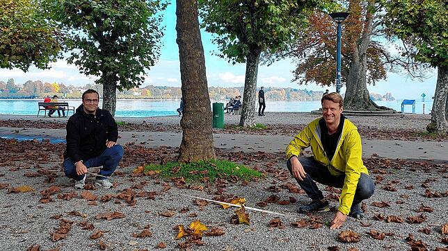 Bald ist es wieder so weit: Der Konstanzer Weihnachtsmarkt wird aufgebaut. Die Veranstalter Levin Stracke und Tommy Spörrer (von links) ...