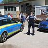 Ein Bild sinnloser Zerstörung bietet sich den Polizeibeamten, die am Samstag (8. Juni 2019) in Geisingen ermitteln, nachdem Autos und ...
