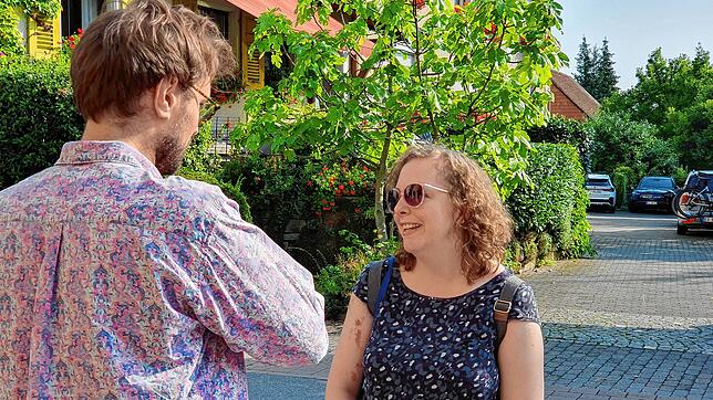 Man müsse in Immenstaad die Bedürfnisse der Familien besser im Blick haben, sagt Sabrina Raatschen im Gespräch mit Redakteur Simon Conrads.