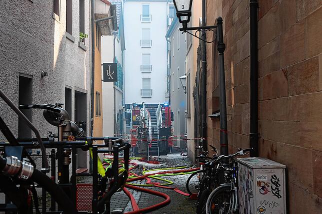 Bild 20: Am Morgen danach: So sieht es nach dem Großbrand in der Zollernstraße aus