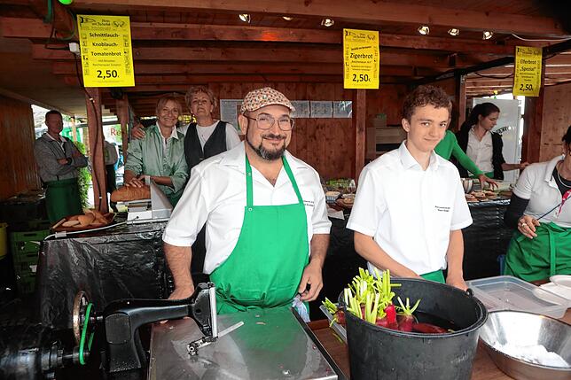 Bild 31: So stimmungsvoll endet das Reichenauer Wein-und Fischerfest 2025