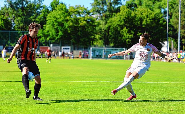 Bild 8: Türk. SV Singen feiert den Oberliga-Aufstieg! Wir waren mit der Kamera dabei.