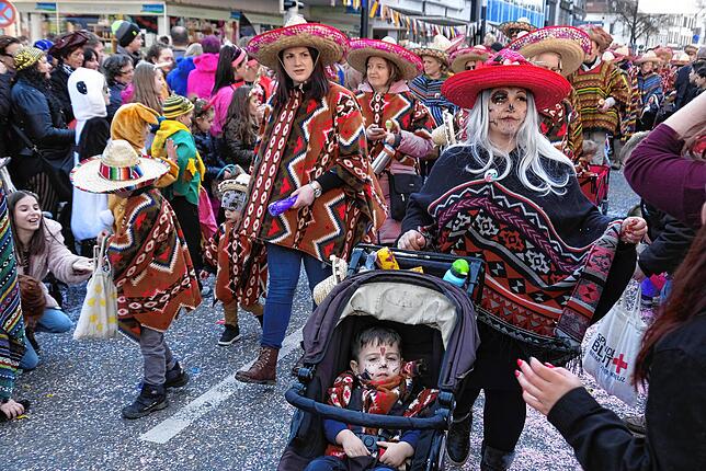 Bild 31: Bilder vom großen Fasnet Samschdig-Umzug der Poppele-Zunft (2)