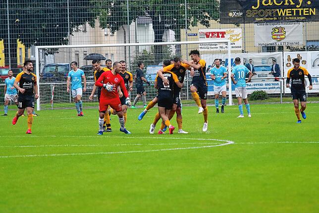 Bild 13: Die besten Bilder von der Land-unter-Partie in Singen!