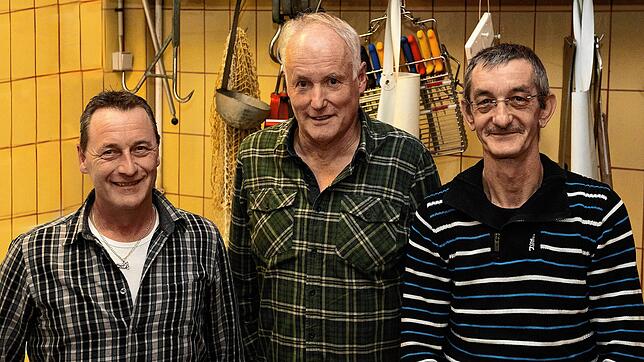 Horst Badran, Hartmut Neipp und Berthold Schwarz im Schlachthaus in Bonndorf-Gündelwangen. Bild: Wolfgang Scheu