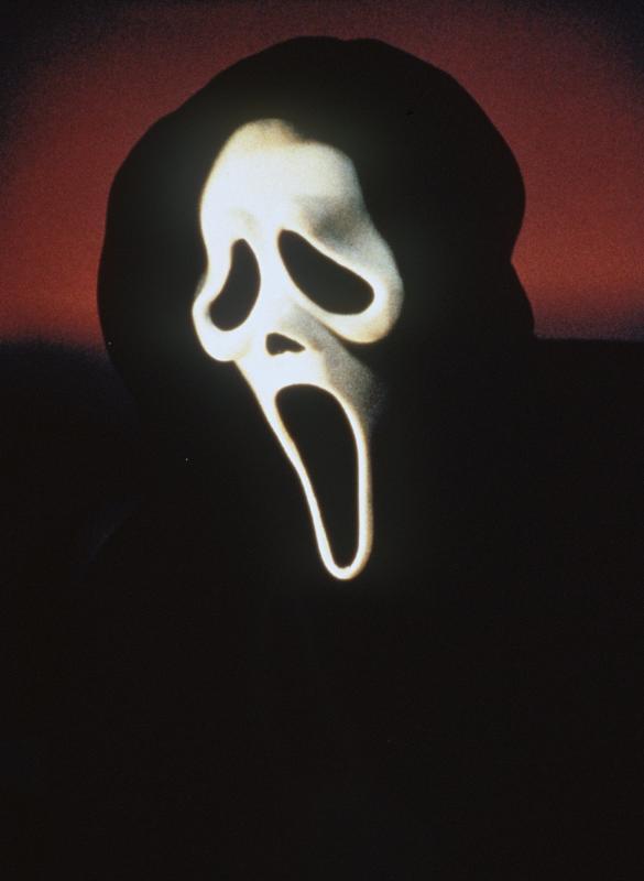 In den „ Scream“-Filmen trägt der Mörder eine Geistermaske und ersticht seine Opfer. Diese Art von Horrorgestalt repräsentiert die ...