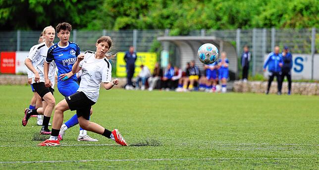 Bild 26: Unsere große Bildergalerie vom Oberliga-Spiel der B-Mädchen des Hegauer FV gegen den FV Deuchelried